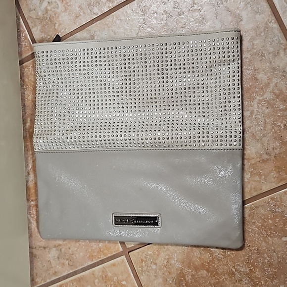 BCBGeneration Clutch Handbag NWOT - Picture 3 of 5